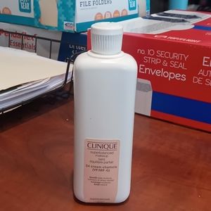 Clinique Super Balanced Makeup 04 Cream Chamois